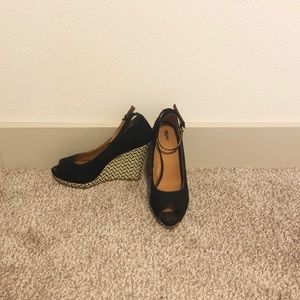 Mossimo wedges with a black/white detailed wedge